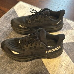 HOKA Men's Black Clifton GTX Running Shoes